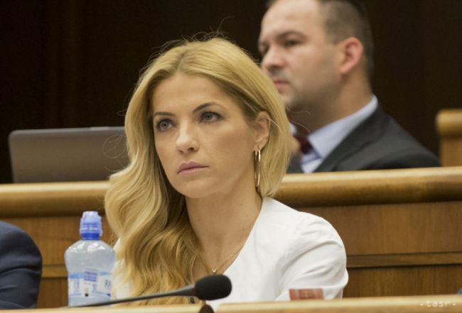 M.Šimkovičová dostala pokutu 1000 eur, lebo hlasovala za iného kolegu