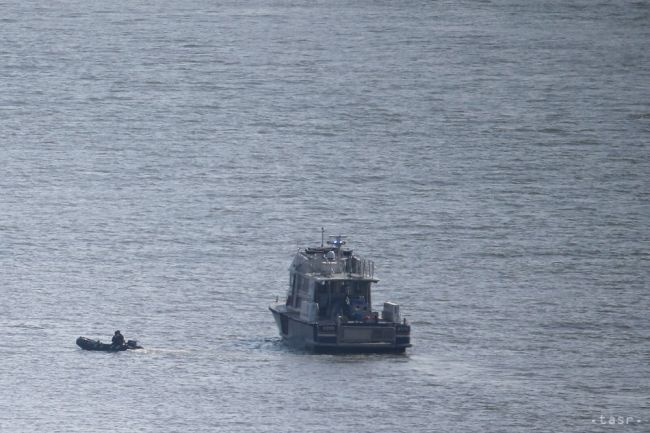 Dvaja migranti chceli na gumenom člne prekonať Lamanšský prieliv