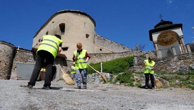 Rekonštrukcia hradu Krásna Hôrka trvá podľa miestnych pridlho