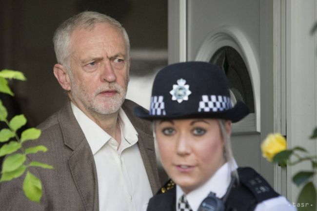 Šéfom britských labouristov bude naďalej Jeremy Corbyn
