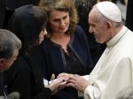 Pápež František prijal príbuzných obetí teroristického útoku v Nice