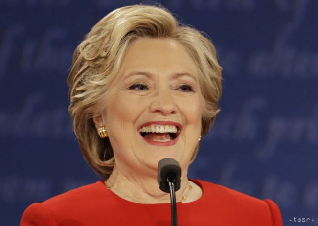 PRIESKUM: Podľa divákov CNN prvý duel vyhrala Clintonová