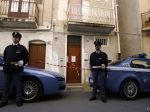 Na základe udania ôsmich podnikateľov zadržali v Taliansku 12 mafiánov