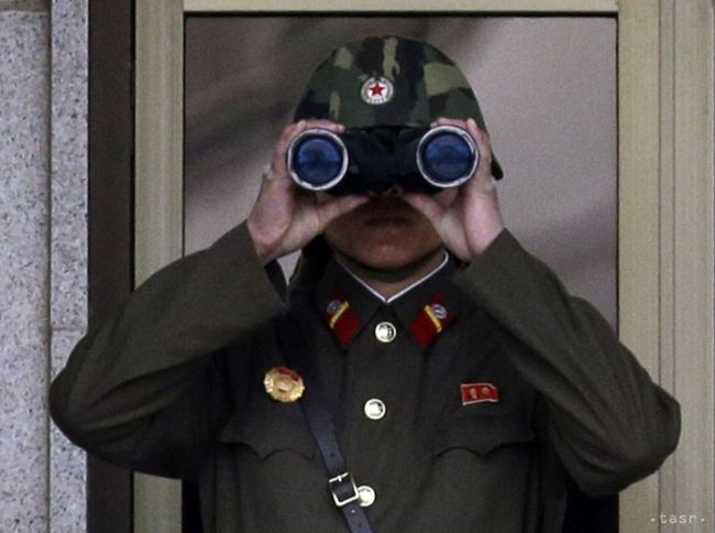 Podľa Soulu severokórejský vojak prekročil hranicu a zbehol na Juh