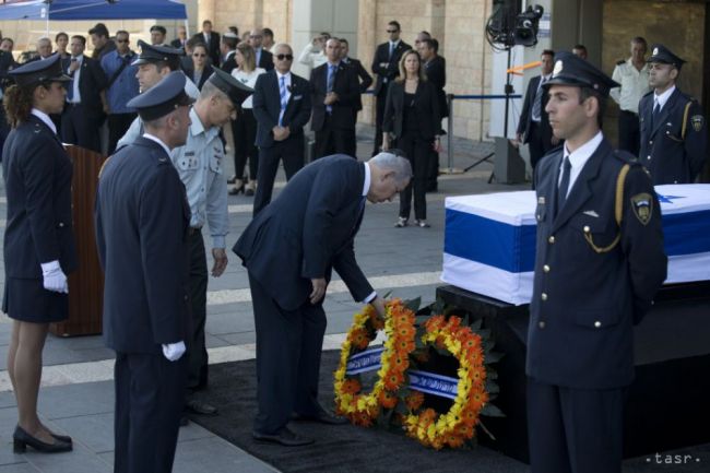 Izrael sa lúči so Šimonom Peresom, rakvu vystavili v Knesete