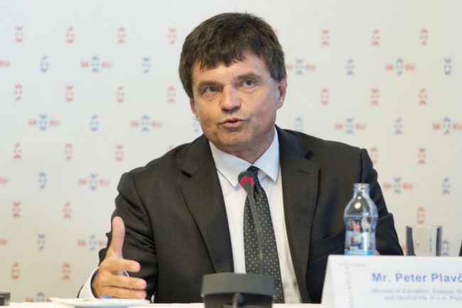P. PLAVČAN: Vedecké konferencie budeme podporovať