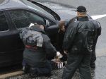Na nemecko-rakúskej hranici našli v aute mužov materiál na výrobu bômb