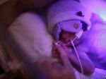 Nález v Hannoveri: V kufri našli živé bábätko a kostru dojčaťa