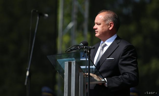 Andrej Kiska rozdelil svoj augustový plat desiatim rodinám v núdzi