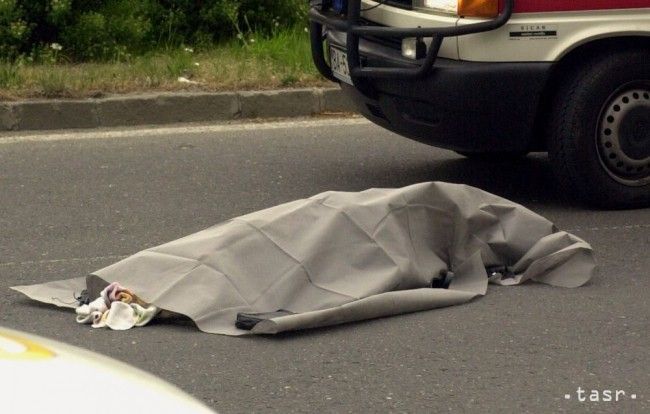 Chodec, ktorého vo Veľkom Folkmari zrazilo auto, zraneniam podľahol