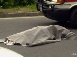 Chodec, ktorého vo Veľkom Folkmari zrazilo auto, zraneniam podľahol