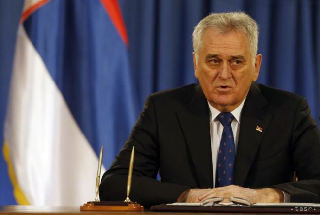 Srbsko zatvorí svoje hranice pre migrantov, varoval prezident Nikolič