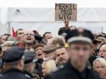 Nemecká kancelárka čelila v Drážďanoch stovkám demonštrantov