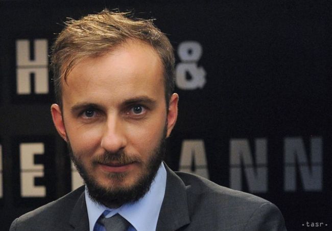 Nemecká prokuratúra zastavila vyšetrovanie satirika Böhmermanna