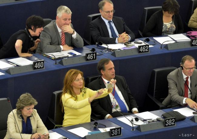 Názory slovenských europoslancov na maďarské referendum sa rôznia