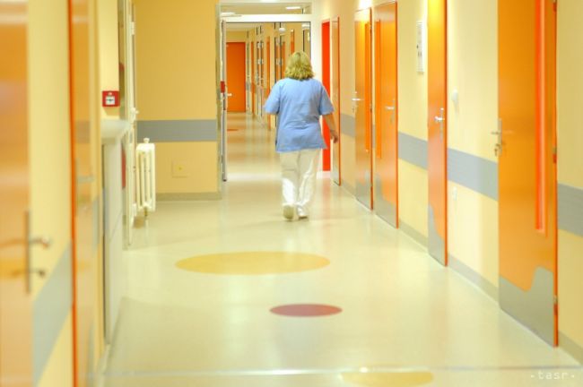 Nemec, ktorý žil desaťročia s rodičmi v izolácii, je v nemocnici