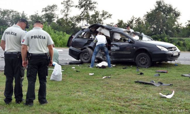 Vodič, ktorý v utorok havaroval pri Blatnej na Ostrove, neprežil