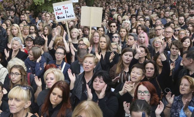 Veľké protesty poľských žien boli úspešné: Vláda interrupcie nepodporí