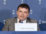 Odborári sa s Plavčanom na zvyšovaní platov učiteľov zatiaľ nedohodli