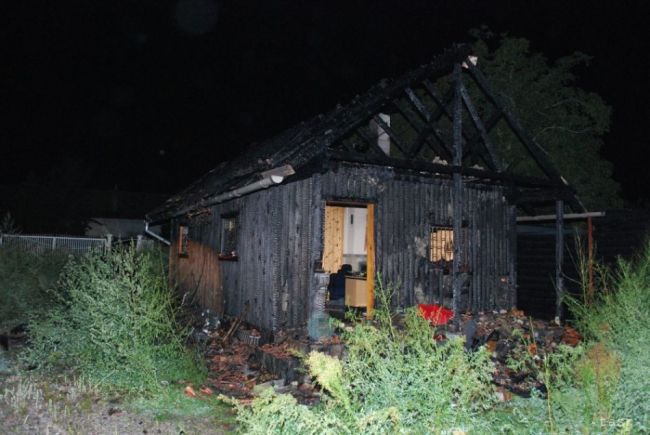 V Trenčíne zhorela v noci záhradná chatka