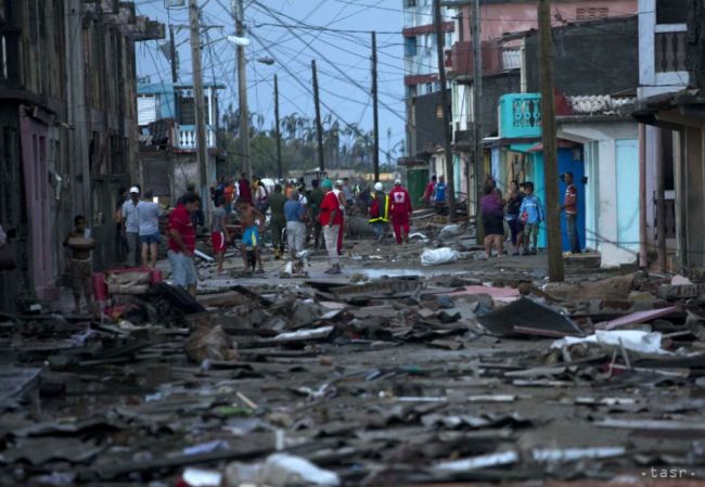 K Floride smeruje silný hurikán Matthew, na Haiti zabil vyše 100 ľudí