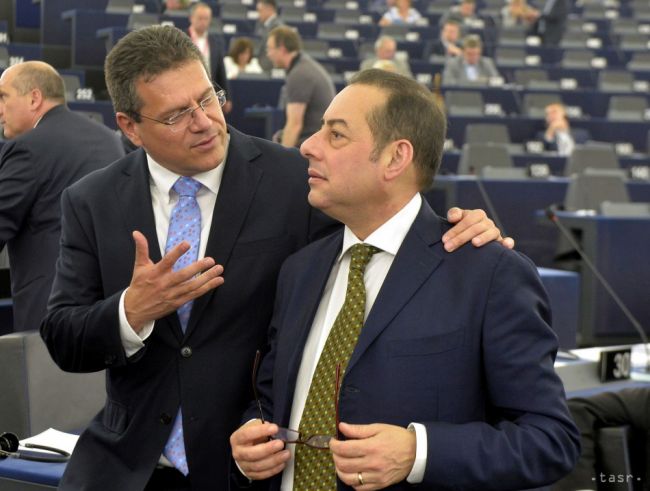 Pittella spochybnil lojalitu maďarského eurokomisára k Európskej únii