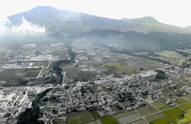 VIDEO: V Japonsku sa prebudila najväčšia sopka, môže opäť vybuchnúť