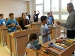VIDEO: V dubnickej ZŠ Pavla Demitru po rokoch obnovili školskú dielňu