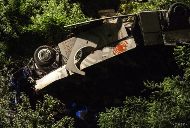 V Mexiku pri zrážke autobusu s kamiónom zahynulo desať ľudí