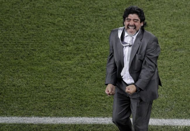 Maradona a ďalšie hviezdy odohrajú v Ríme benefičný zápas