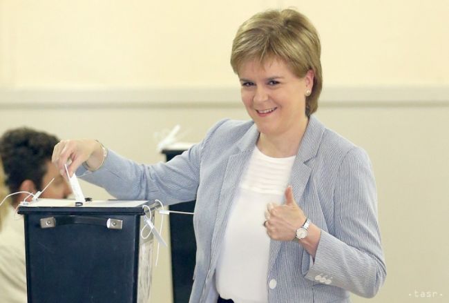 Škótska premiérka má záujem vyhlásiť nové referendum o nezávislosti