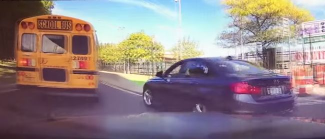 Video: Netrpezlivý vodič dostal, čo si zaslúžil