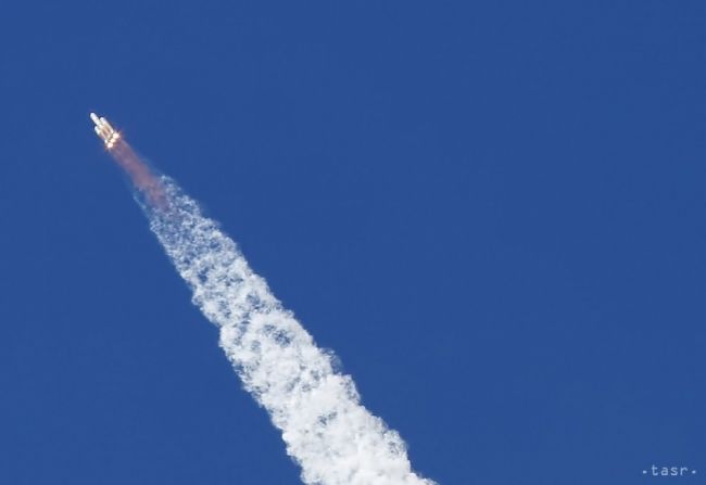 Vystrelené rakety dopadli neďaleko letoviska Antalya, nikoho nezranili