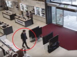 Video: Zákazník si obzeral televízory, predavač takmer dostal infarkt