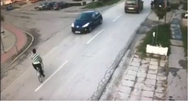 Video: Tehotnú cyklistku zrazilo auto