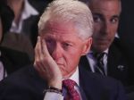 Krátko pred voľbami zverejnili staré dokumenty FBI o Billovi Clintonovi