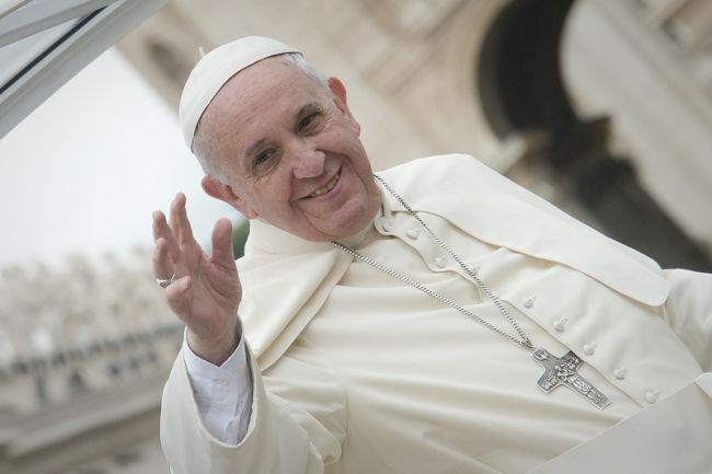 Pápež František: Na záchranu bánk sa nájdu nehorázne peniaze, pre ľudí nie
