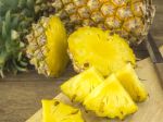Nevyhadzujte šupku a tvrdé jadro ananásu, dajú sa ešte zaujímavo využiť