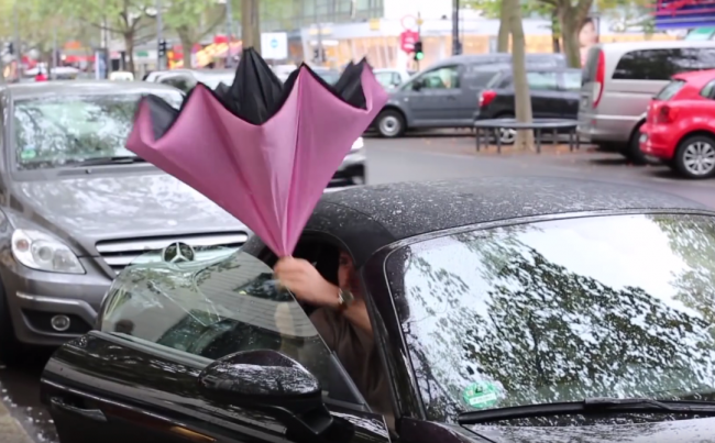 Video: Nemci vymysleli najchytrejší dáždnik na svete