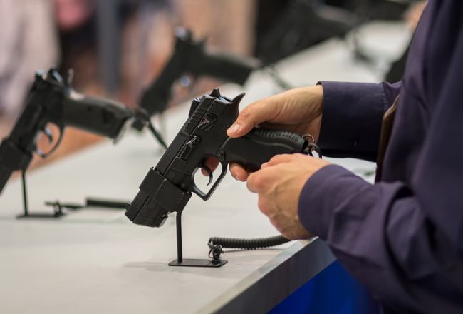 Kúpa zbraní na osobnú ochranu sa zvýšila o 63 % oproti vlaňajšku 