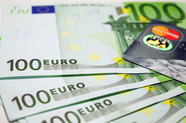 Štátne peniaze chodili na súkromný účet zamestnanca