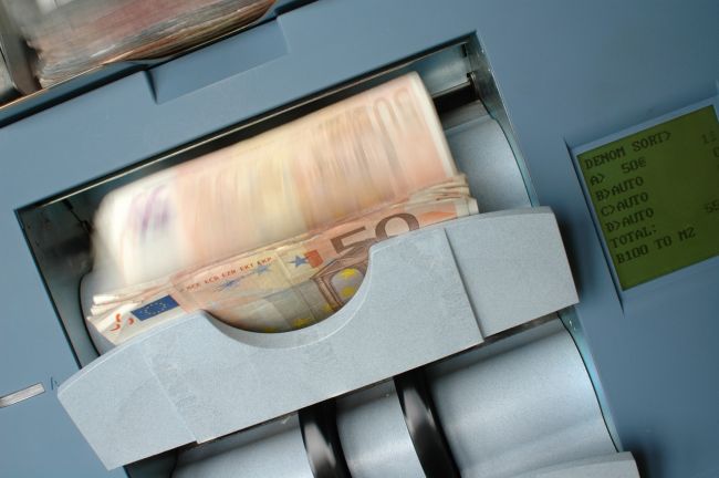Talianske referendum stlačilo kurz eura na vyše 20-mesačné minimum