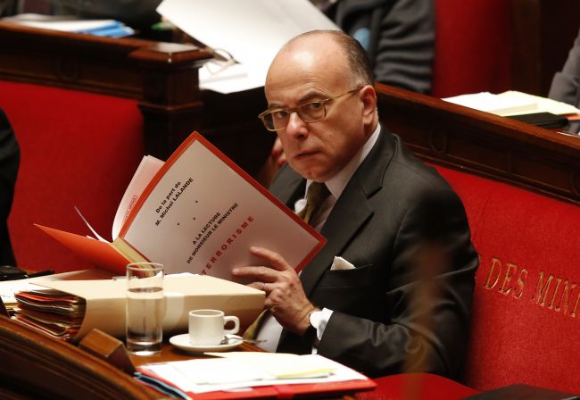 Francúzsko: Premiér Valls odstúpil z funkcie, nahradí ho Cazeneuve