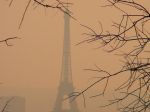 V Paríži a okolí platia kvôli smogu výrazné dopravné obmedzenia