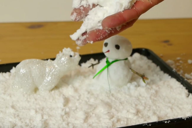 Video: Ako si vyrobiť umelý sneh
