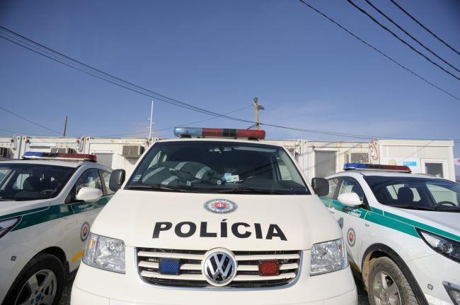 POLÍCIA: V piatok bude v okolí nákupných centier viac dopravných policajtov