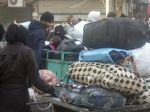 Východné Aleppo opustil prvý konvoj so zranenými, chorými a civilistami