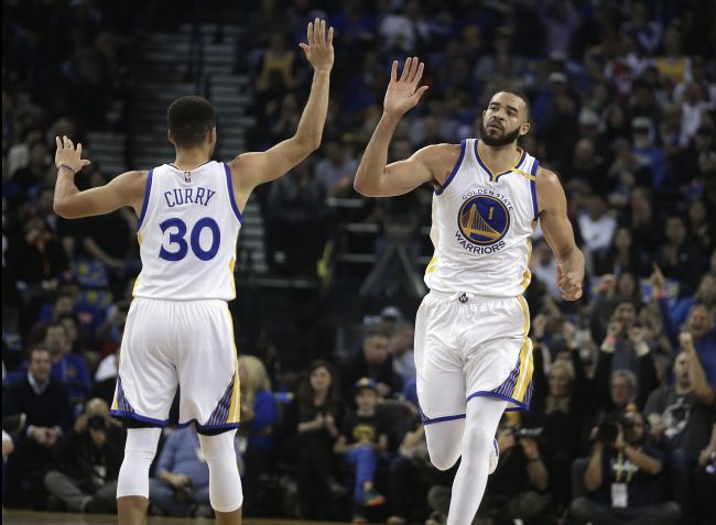 Video: Golden State zostáva na čele NBA