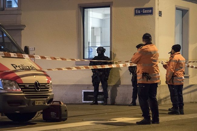 Švajčiarsko: 3 zranení pri streľbe neďaleko islamského centra v Zürichu