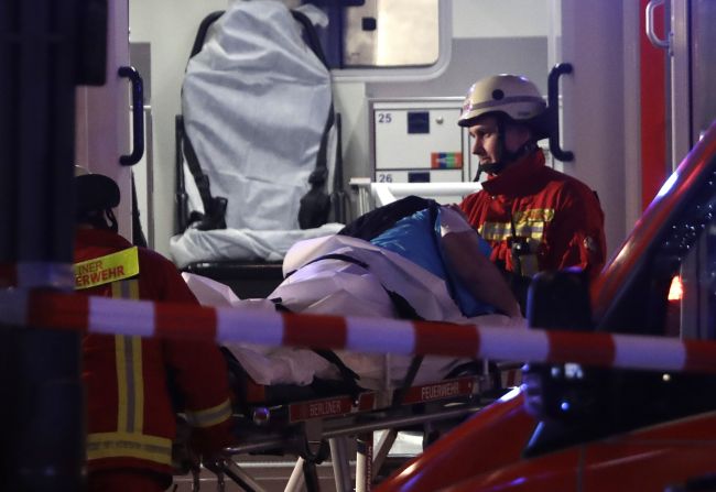 Počet obetí útoku v Berlíne sa zvýšil na 12, v nemocniciach je 48 ľudí